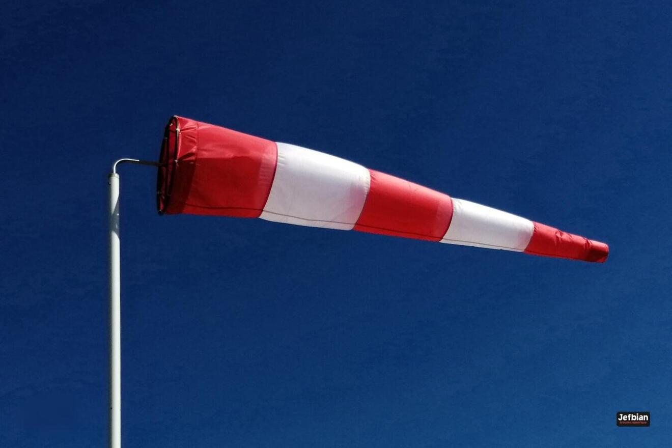 Diapositive 29++Manche_a_vent.jpeg 